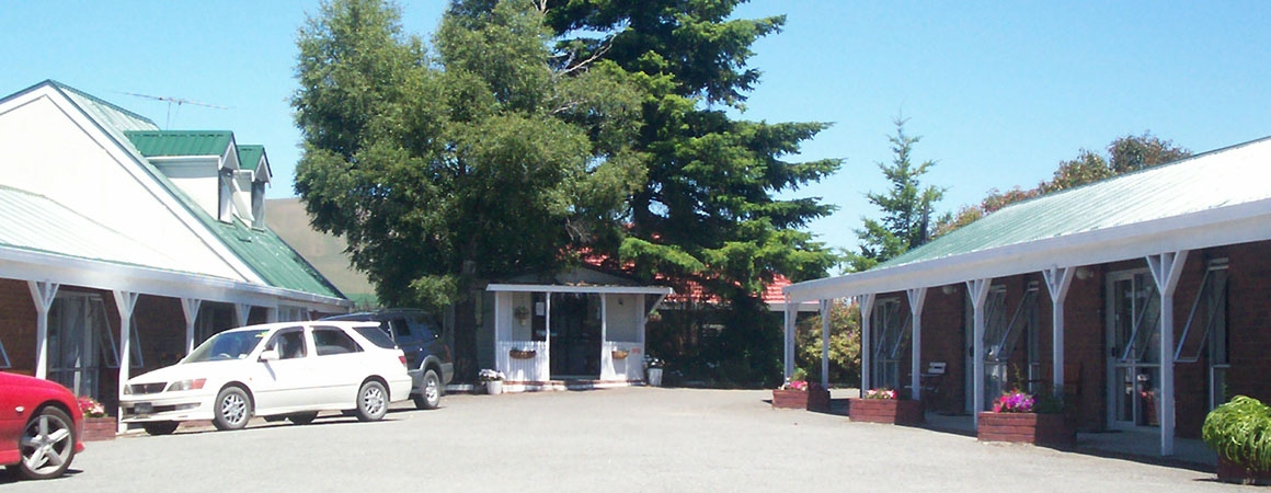 ground-level motel units